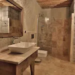 Mahzen Cave Hotel *