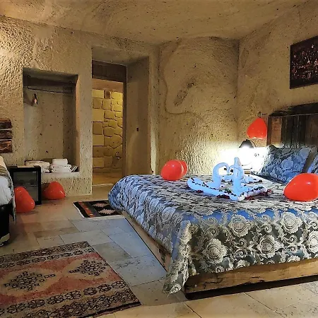 Mahzen Cave
