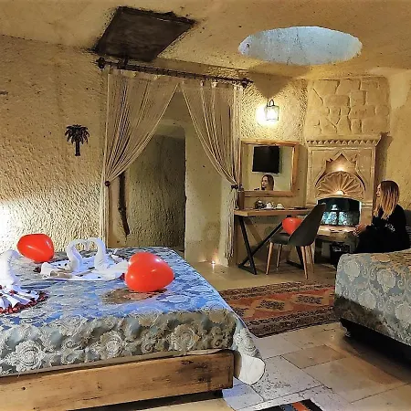 מלון Mahzen Cave *