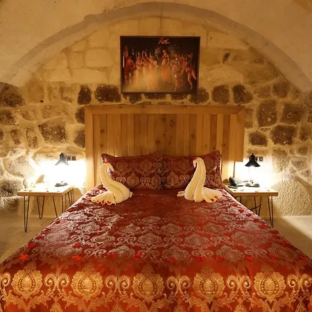 Mahzen Cave מלון