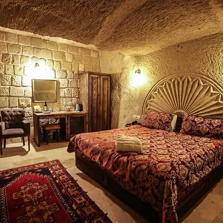 Mahzen Cave