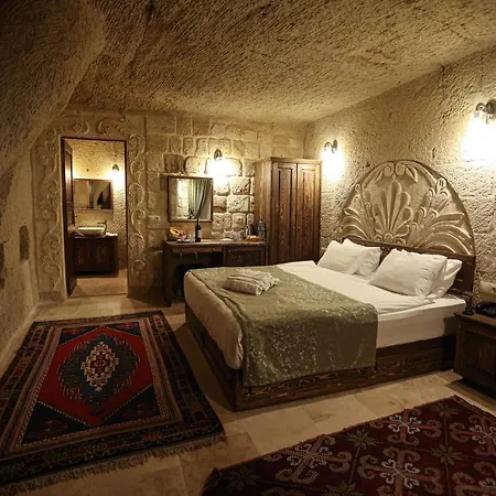 Mahzen Cave מלון