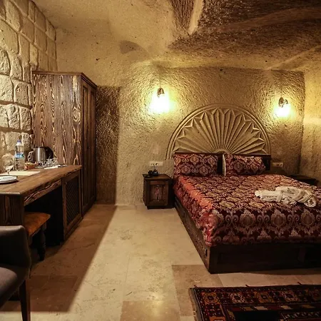 Mahzen Cave * אורגופ