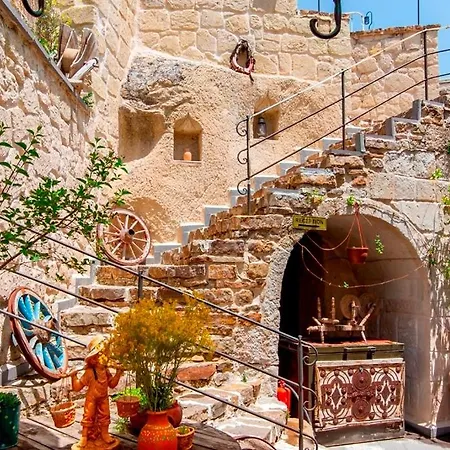 מלון Mahzen Cave