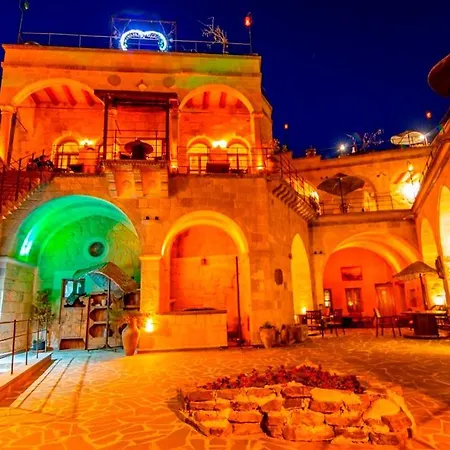 מלון Mahzen Cave *